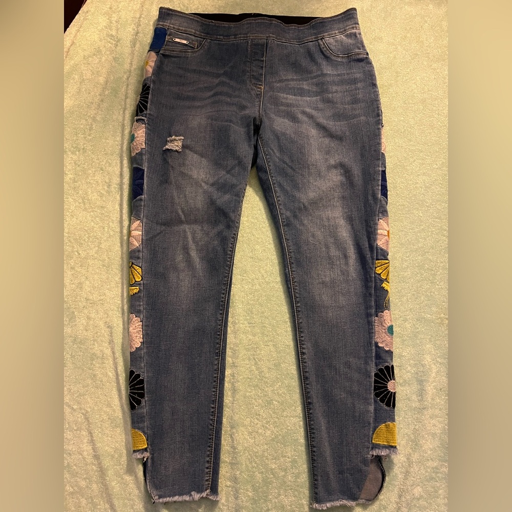 COCO + CARMEN Boutique Daisy Embroidered Cropped Ankle Skinny Jeans L 12